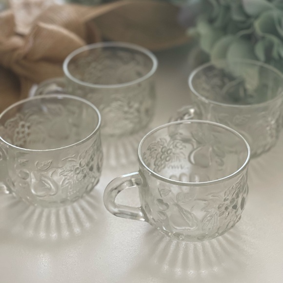 Vintage glass tea cups (4) - Picture 3 of 5